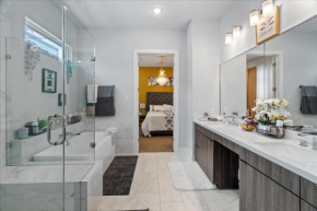3 Bedroom Exclusive Getaway at Houston Galleria